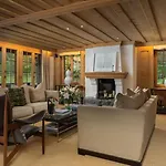 Villa Luxurious 5 Bedroom With Modern Charm Gstaad