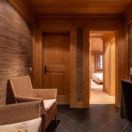 Luxurious 5 Bedroom With Modern Charm *