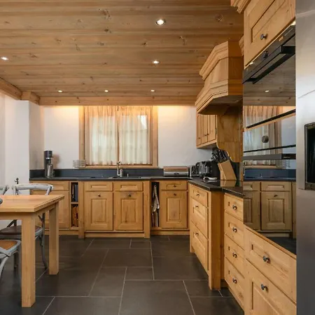 ヴィラ Luxurious 5 Bedroom With Modern Charm