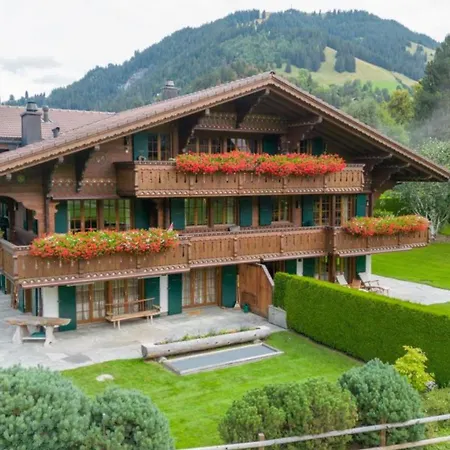 Luxurious 5 Bedroom With Modern Charm * 格施塔德