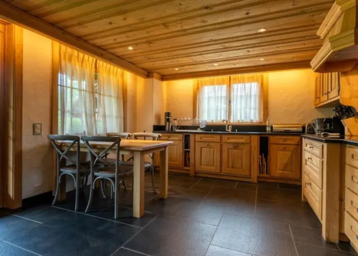 Villa Luxurious 5 Bedroom With Modern Charm