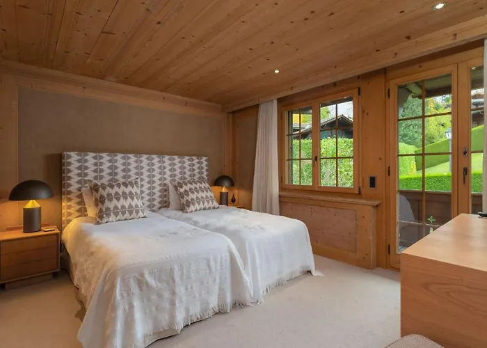 Luxurious 5 Bedroom With Modern Charm Villa