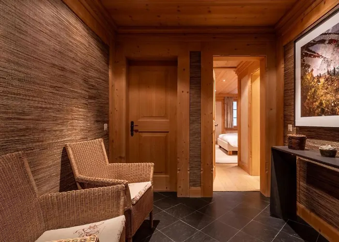 Luxurious 5 Bedroom With Modern Charm *