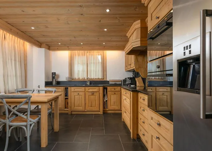 Villa Luxurious 5 Bedroom With Modern Charm