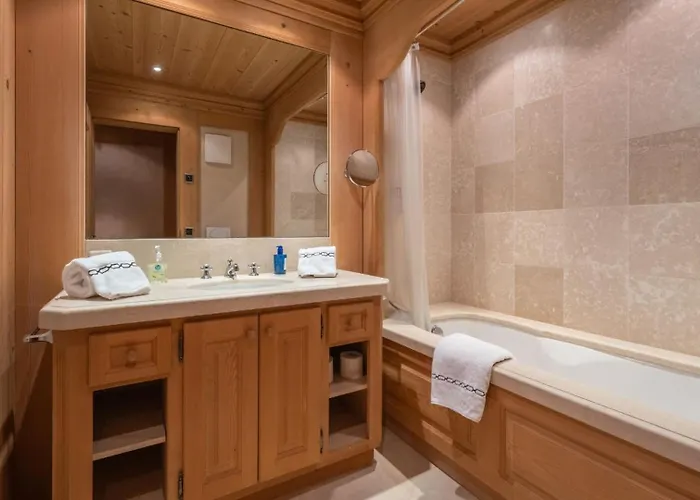 Villa Luxurious 5 Bedroom With Modern Charm Gstaad