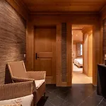 Luxurious 5 Bedroom With Modern Charm *